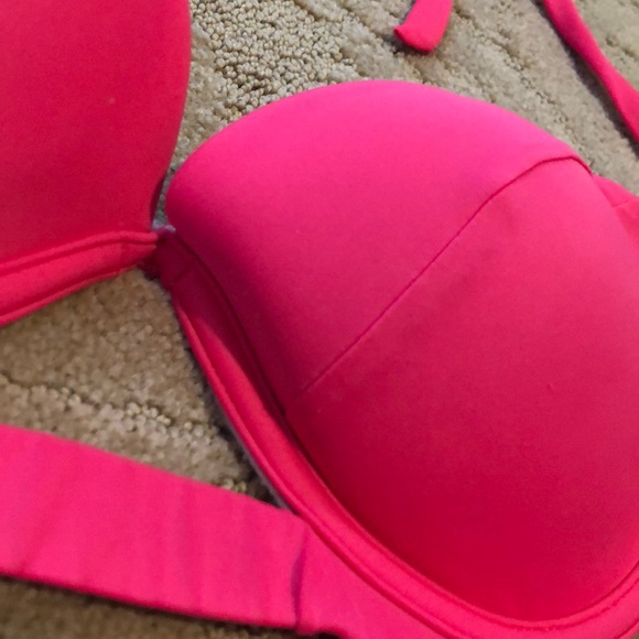 Red victoria’s Secret bikini top - Picture 2 of 6